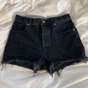 Everlane Cheeky Short (denim)